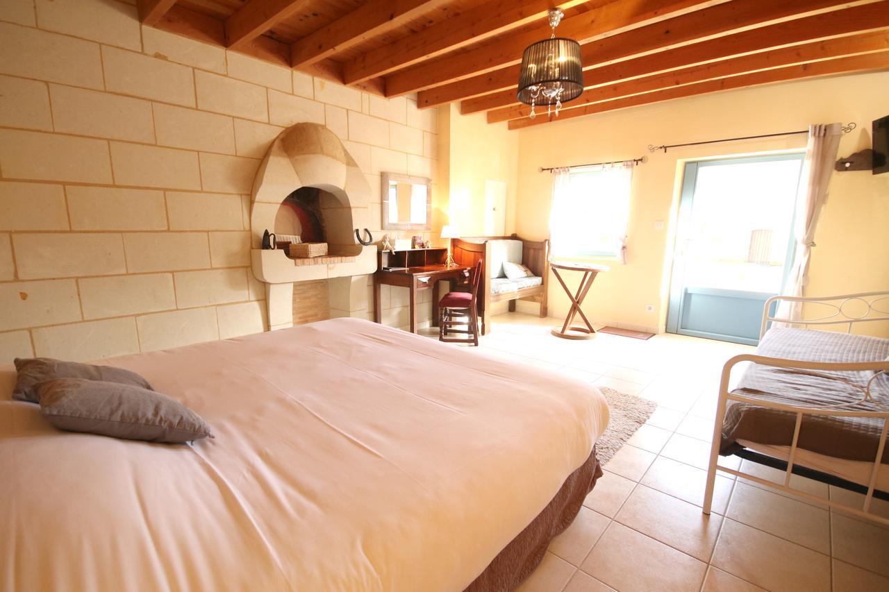 Chambres D'Hotes Les Delices De La Roche Louresse-Rochemenier 外观 照片