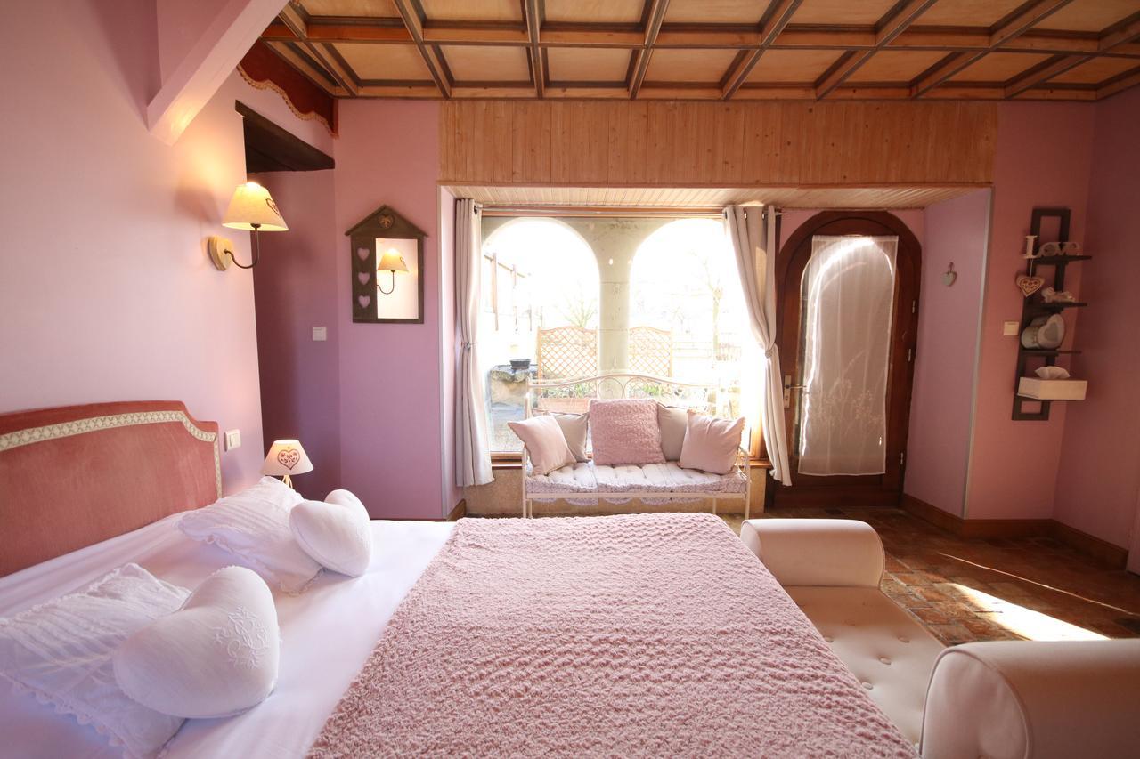 Chambres D'Hotes Les Delices De La Roche Louresse-Rochemenier 外观 照片